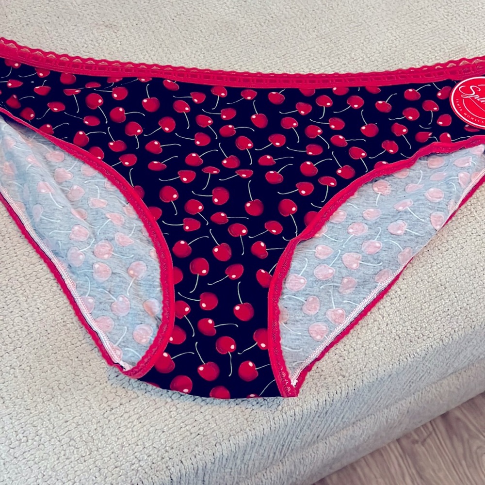 🎉 3 for $10 🎉4x cherry print panties, NWT